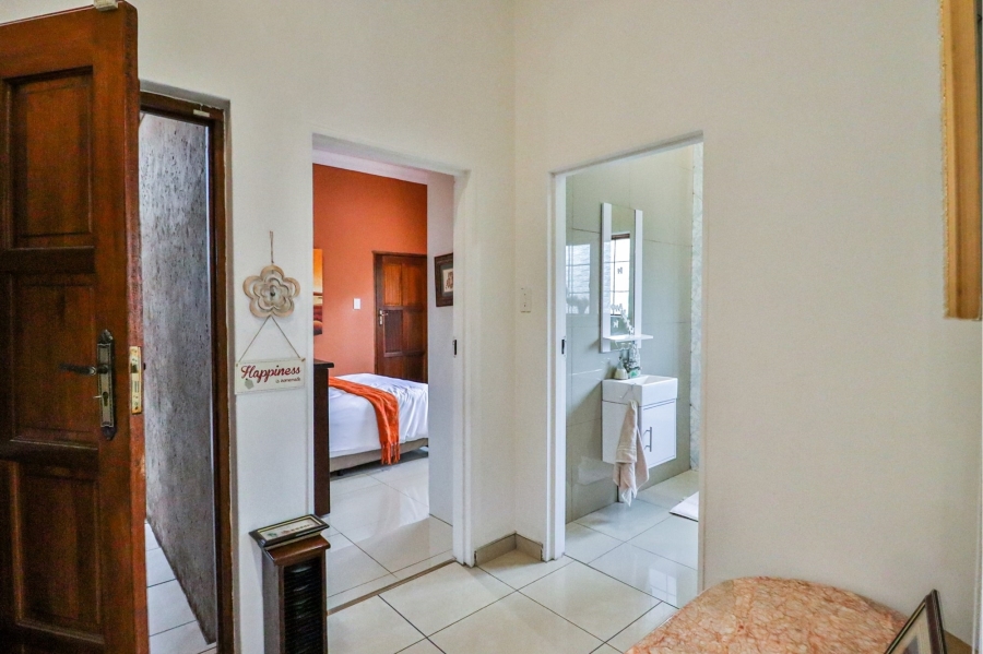 5 Bedroom Property for Sale in Birdwood Estate North West
